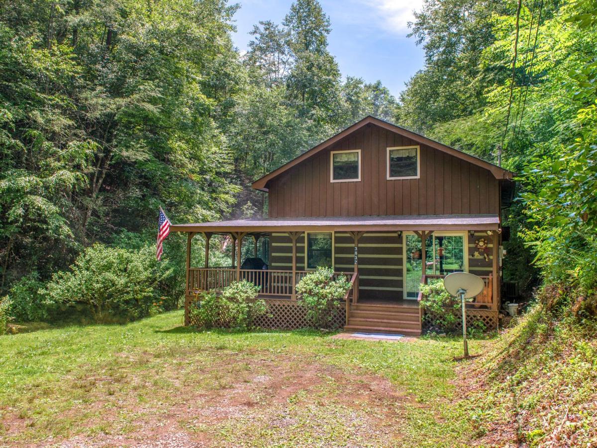 Eagle Creek, 2 Bedrooms, Hot Tub, Porch, Sleeps 6 Gatlinburg Buitenkant foto