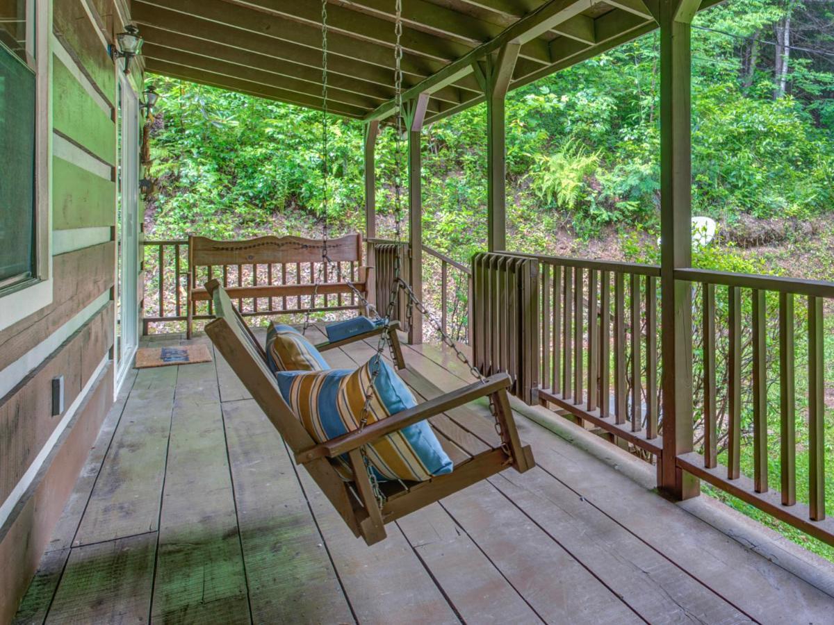 Eagle Creek, 2 Bedrooms, Hot Tub, Porch, Sleeps 6 Gatlinburg Buitenkant foto